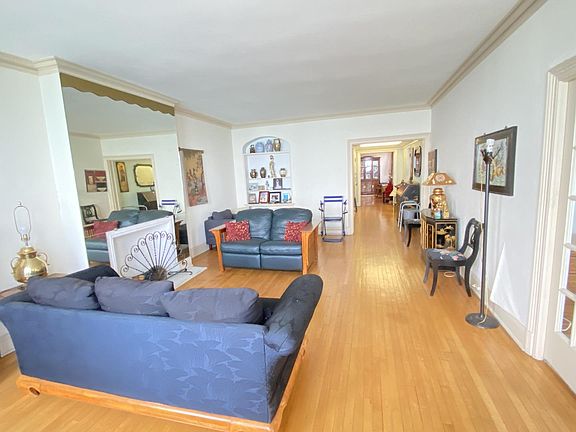 3rd image of 7321 S South Shore Dr APT 10A