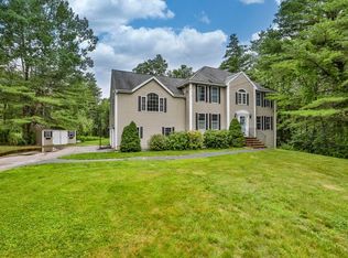 10 Castle Hill Rd, Windham, NH 03087