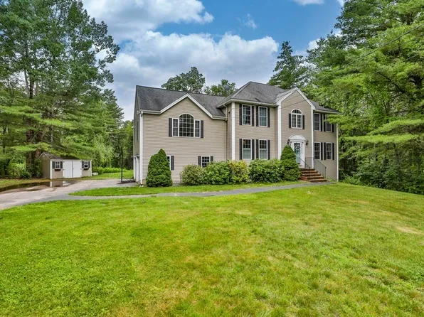 10 Castle Hill Rd, Windham, NH 03087