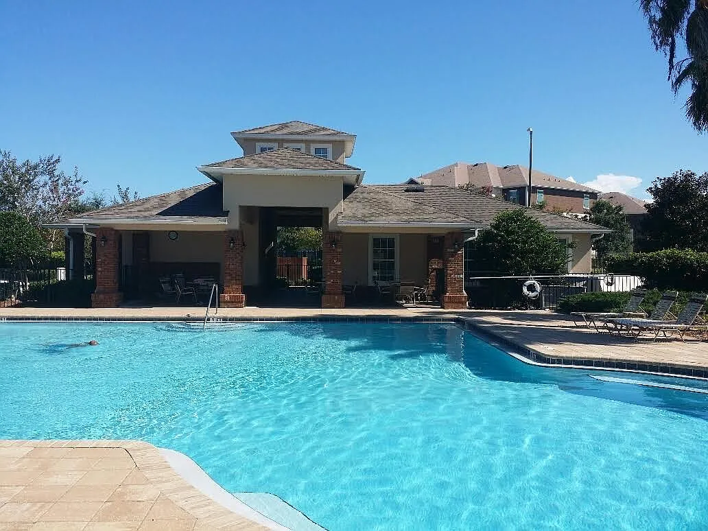 2 bed, 2.5 bath, 1248 sqft, $1,675 — Photo 3