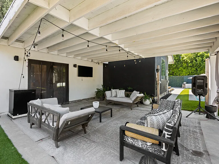 16453 Lassen St — Photo 34