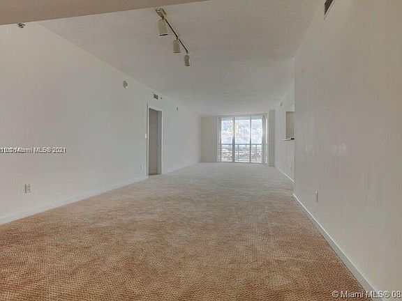 4th image of 325 Biscayne Blvd #2723