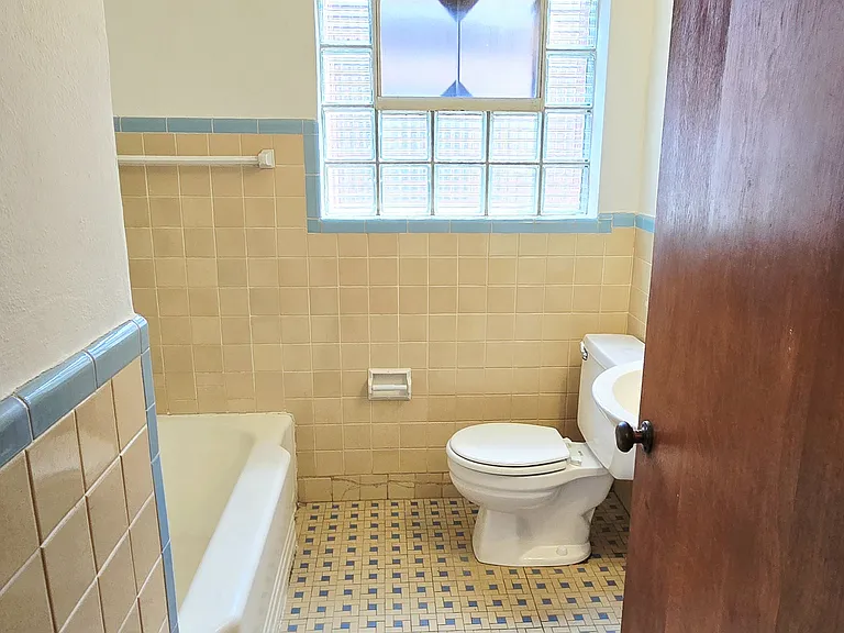 3952 Jamieson Ave #A — Photo 8
