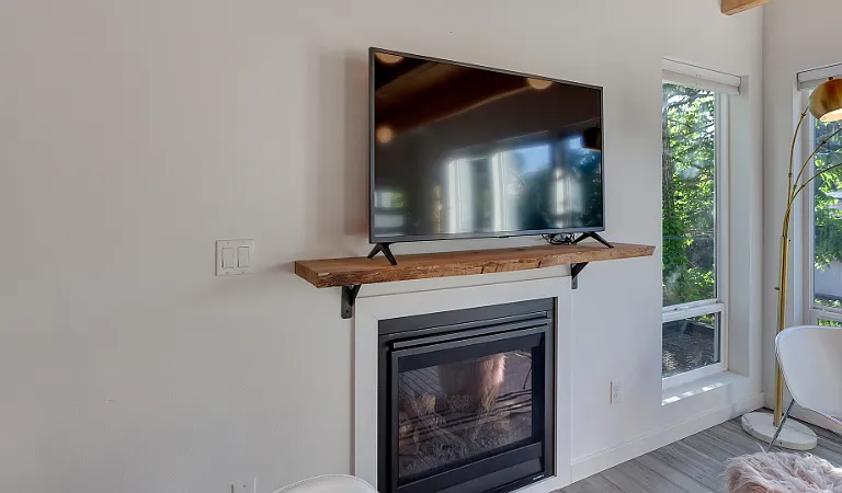 7468 N Catlin Ave #A — Photo 11