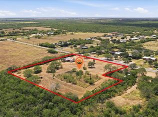 1507 Middle Rd, George West, TX 78022