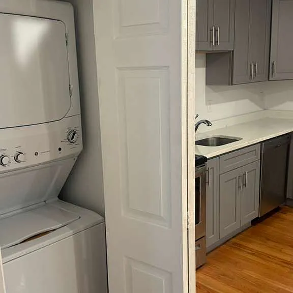 1-14 Iris Ct — Photo 2