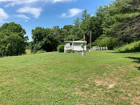 4th image of 3031 Leslie Rd