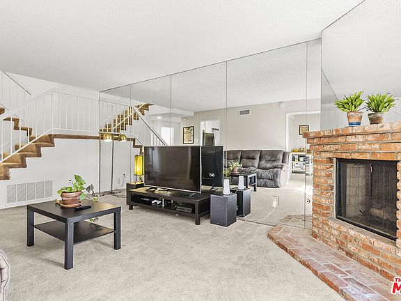 5th image of 8530 Burnet Ave Unit 302