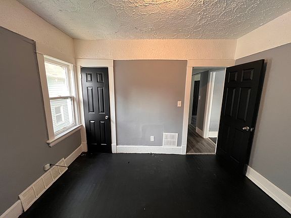 5th image of 738 E 117th St #1