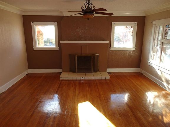 3rd image of 2807 Pershing Dr