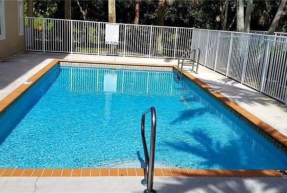2nd image of 2941 Riverside Dr APT 303