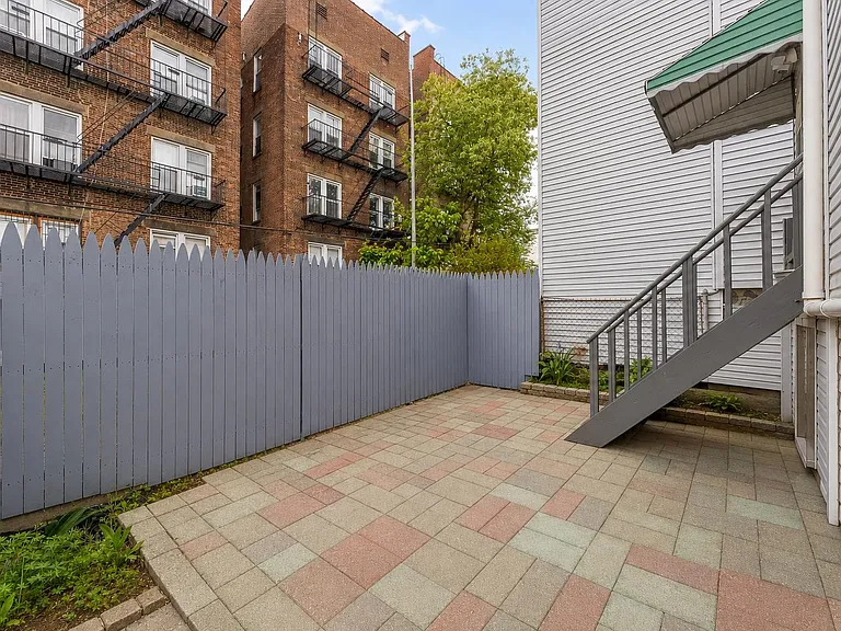 66 46th St — Photo 21