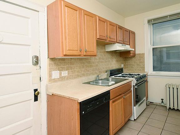 5th image of 602 Lake St #1W