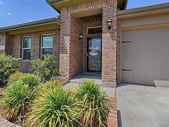 3rd image of 857 Watson Way
