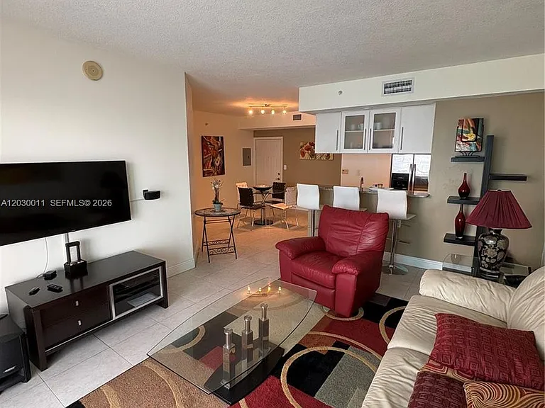 275 NE 18th St #1709 — Photo 4