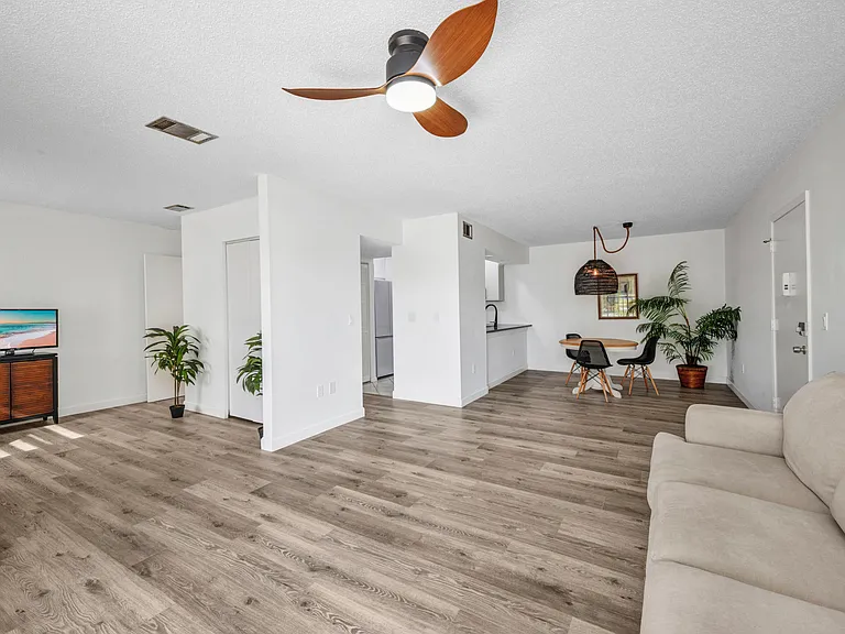 638 Bird Bay Dr E #201 — Photo 5