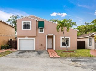 18964 NW 63rd Court Cir, Hialeah, FL 33015