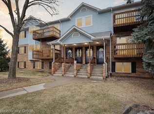 313 Pinewood Cir #313, Plymouth, MI 48170