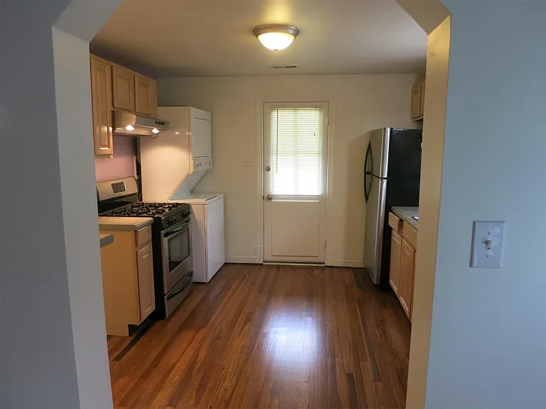 1114A Wellford St — Photo 6