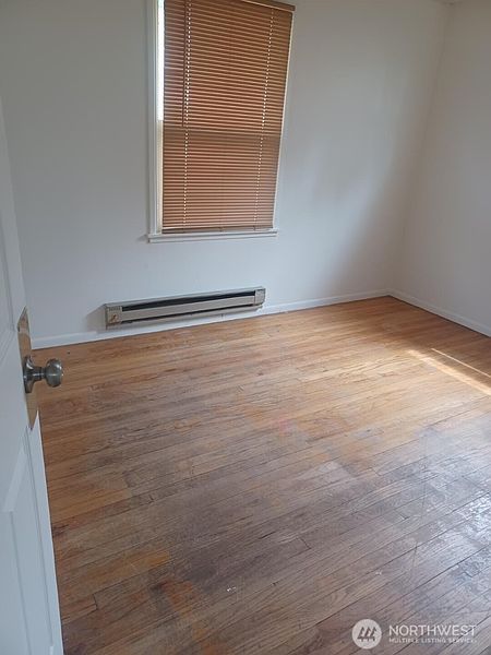 5th image of 410 W Ridge Road