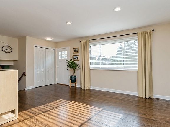 2nd image of 420 N La Londe Ave