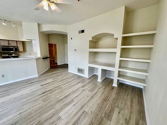 4th image of 7360 Westpointe Blvd APT 135