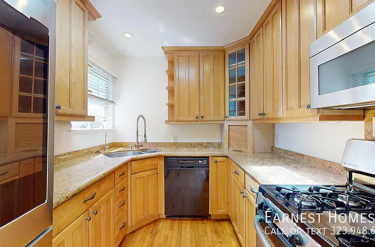 1410 Dartmouth Dr — Photo 10