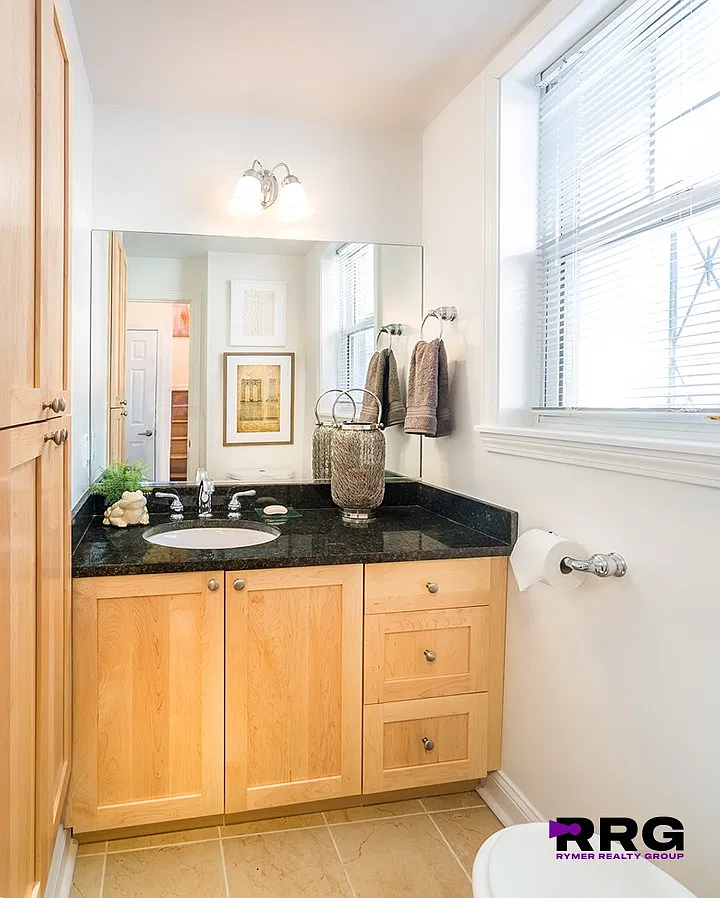 2 bed, 1.5 bath, 911 sqft, $3,555 — Photo 1