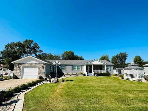 1217 S Holland St, Harrisburg, IL 62946