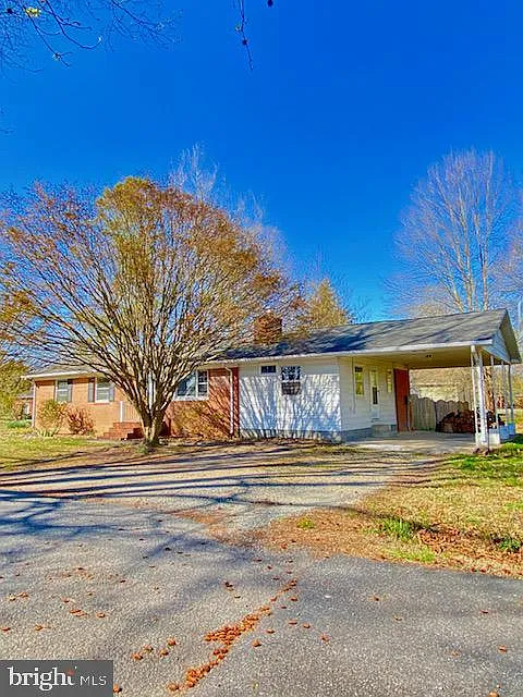3 bed, 2.5 bath, 1144 sqft, $2,175 — Photo 2