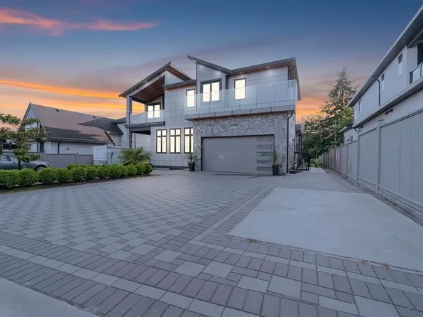 5538 184th St, Surrey, BC V3S 1E1