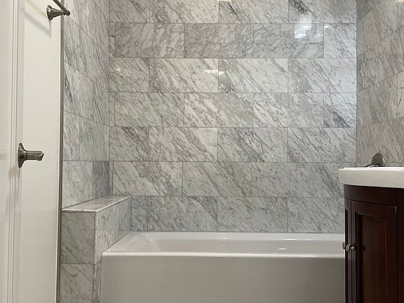5th image of 2165 Larkin St #202