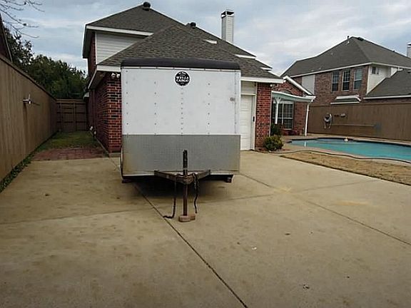 5th image of 413 Pecan Hollow Dr