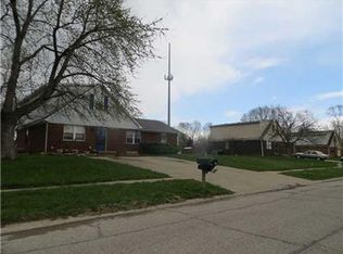 1642 Stonegate Dr, Greenwood, IN 46142