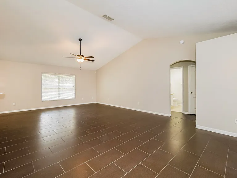 605 Cherry Laurel St — Photo 6