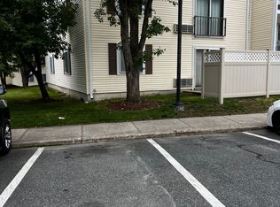 15 Village Hill Ln APT 1, Natick, MA 01760