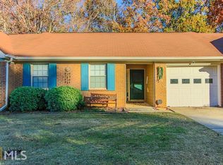 425 Jeff Davis Pl, Fayetteville, GA 30214