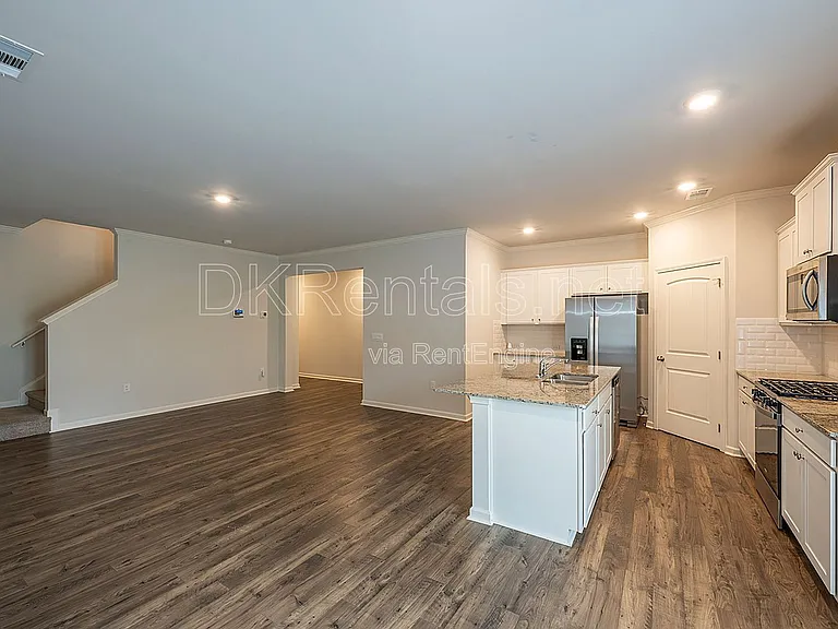 3031 Greyton Dr — Photo 6