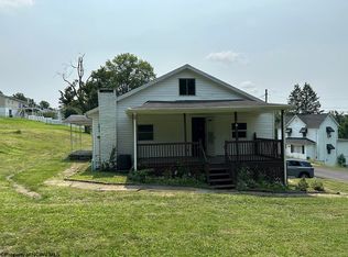 1043 Curtis Ave, Morgantown, WV 26501