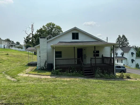 1043 Curtis Ave, Morgantown, WV 26501