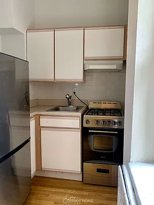 Rented by City Connections Realty | media 11