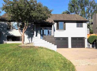 1413 11th St SW, Minot, ND 58701