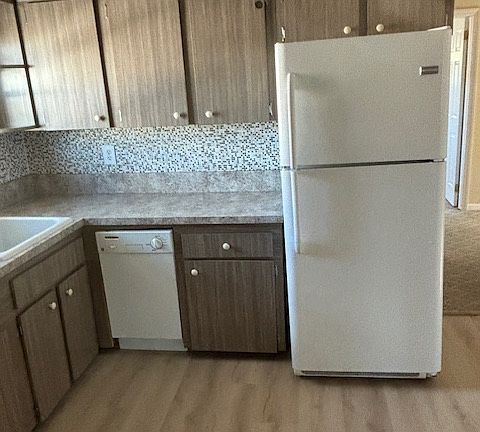 5th image of 220 Elm Pl APT 2