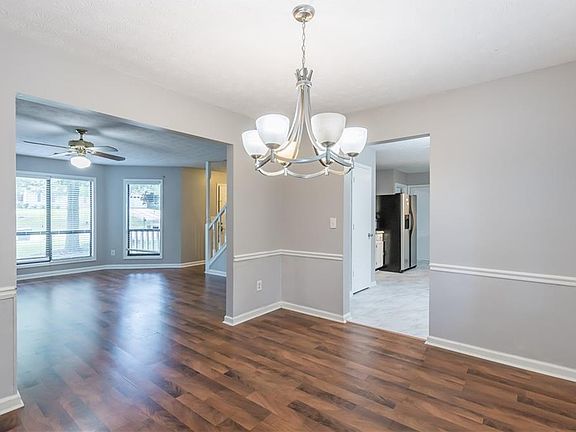 3rd image of 1351 Creekwood Cv