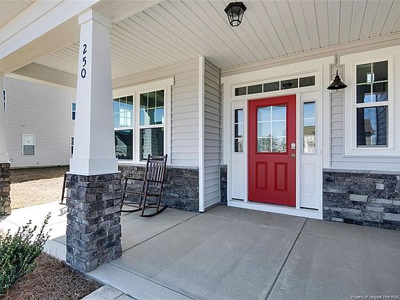 4th image of 250 Rossendale Dr