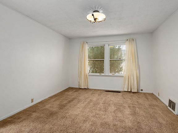 5th image of 922 W New York Ave