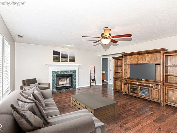 3rd image of 15882 Arbor Grove Blvd