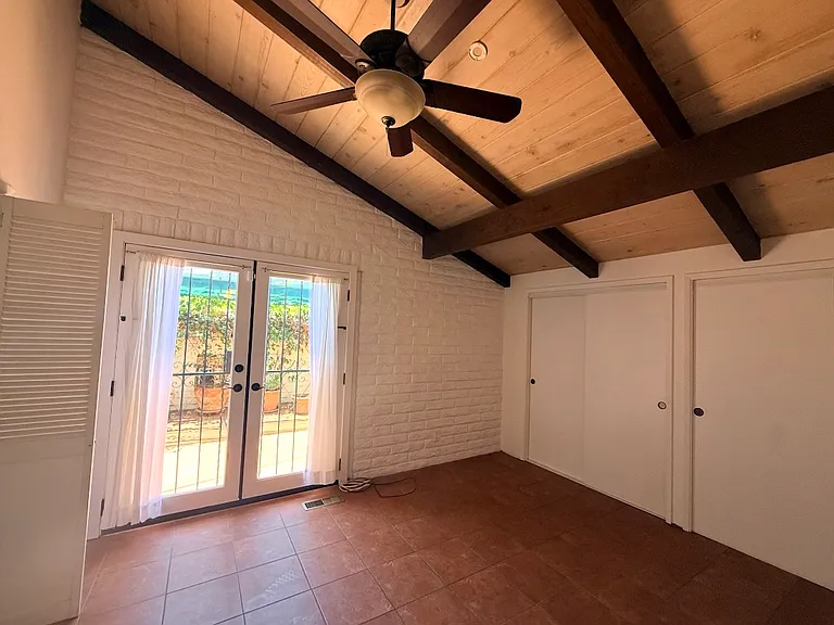 525 Midway St — Photo 3