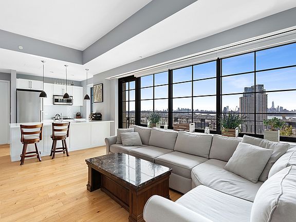 4th image of 27-21 44th Dr Penthouse 2501