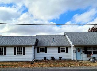 538 S West St, Carlinville, IL